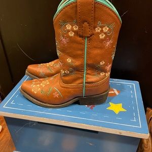 Shyanne youth girls embroidered boots